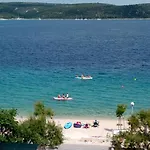 In With Seaview, Balcony, Air Condition, Wifi Apartamento Sevid