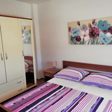 In With Seaview, Balcony, Air Condition, Wifi Sevid
