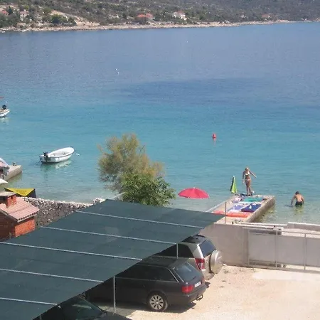 In With Seaview, Balcony, Air Condition, Wifi